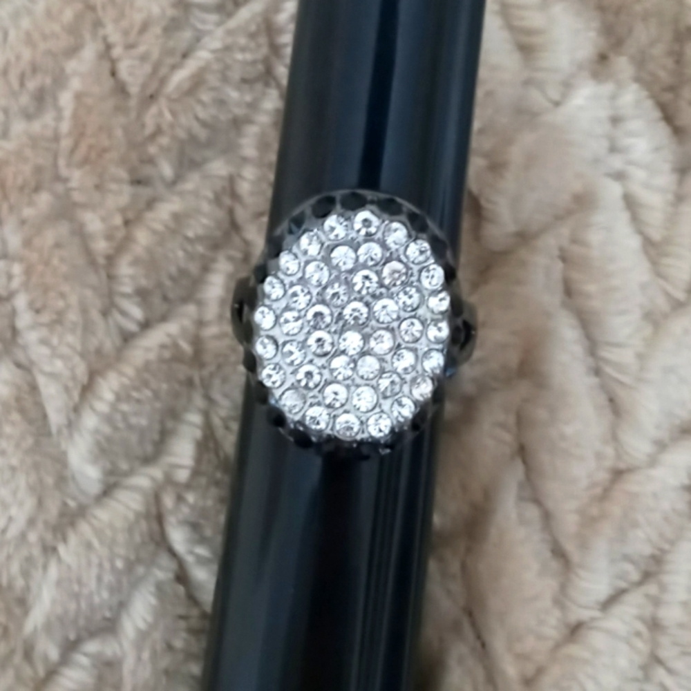 💞SALE!💞 Vintage Estate Ring Size 8 - Charcoal Colored Metal Rhinestones